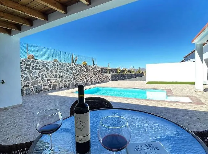 Samara Villa Teguitar